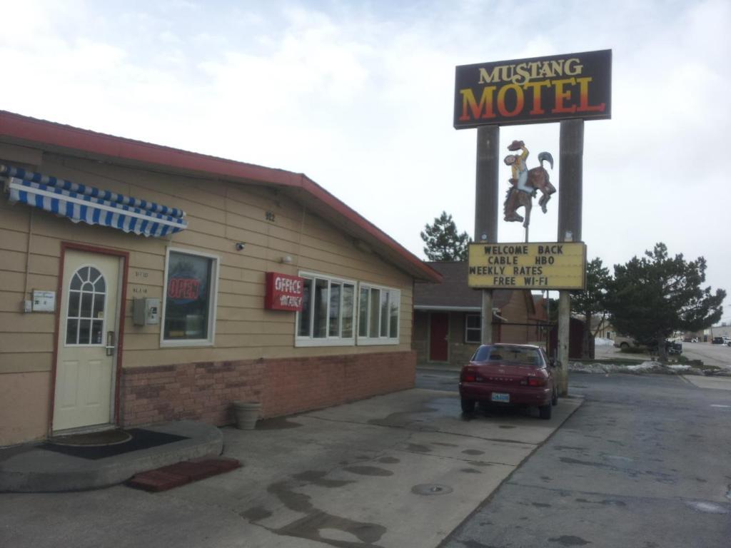 Mustang Motel Жилет Екстериор снимка