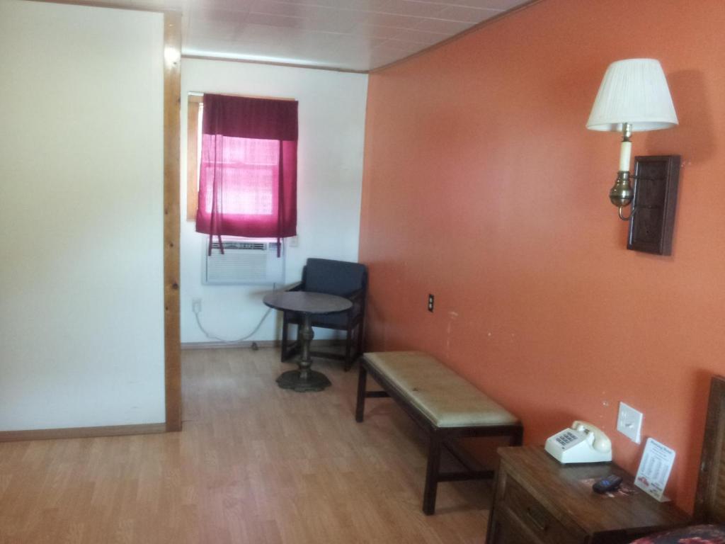Mustang Motel Жилет Екстериор снимка